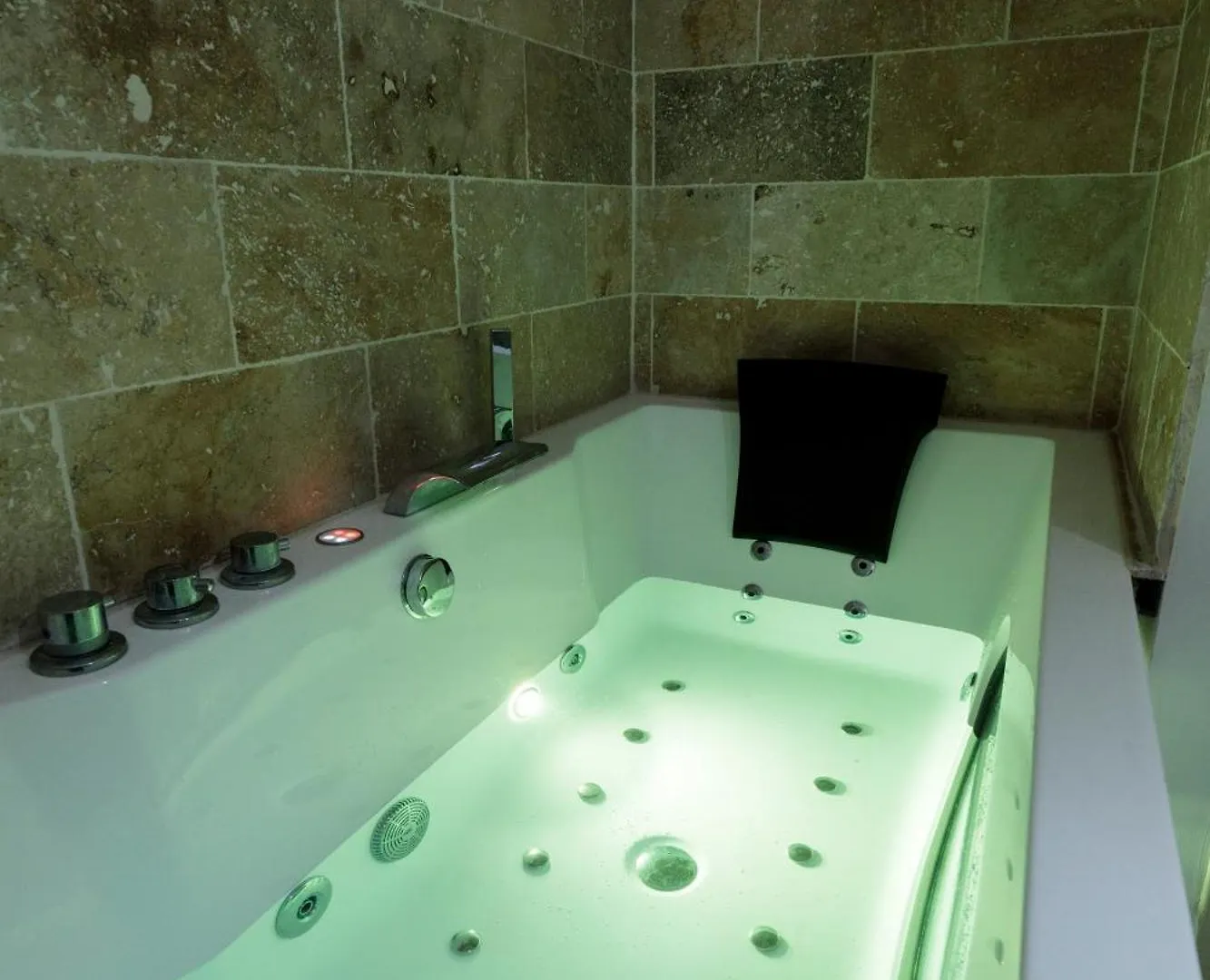 شقة Elegant Appartement Avec Balneo A 100M Du Capitole تولوز
